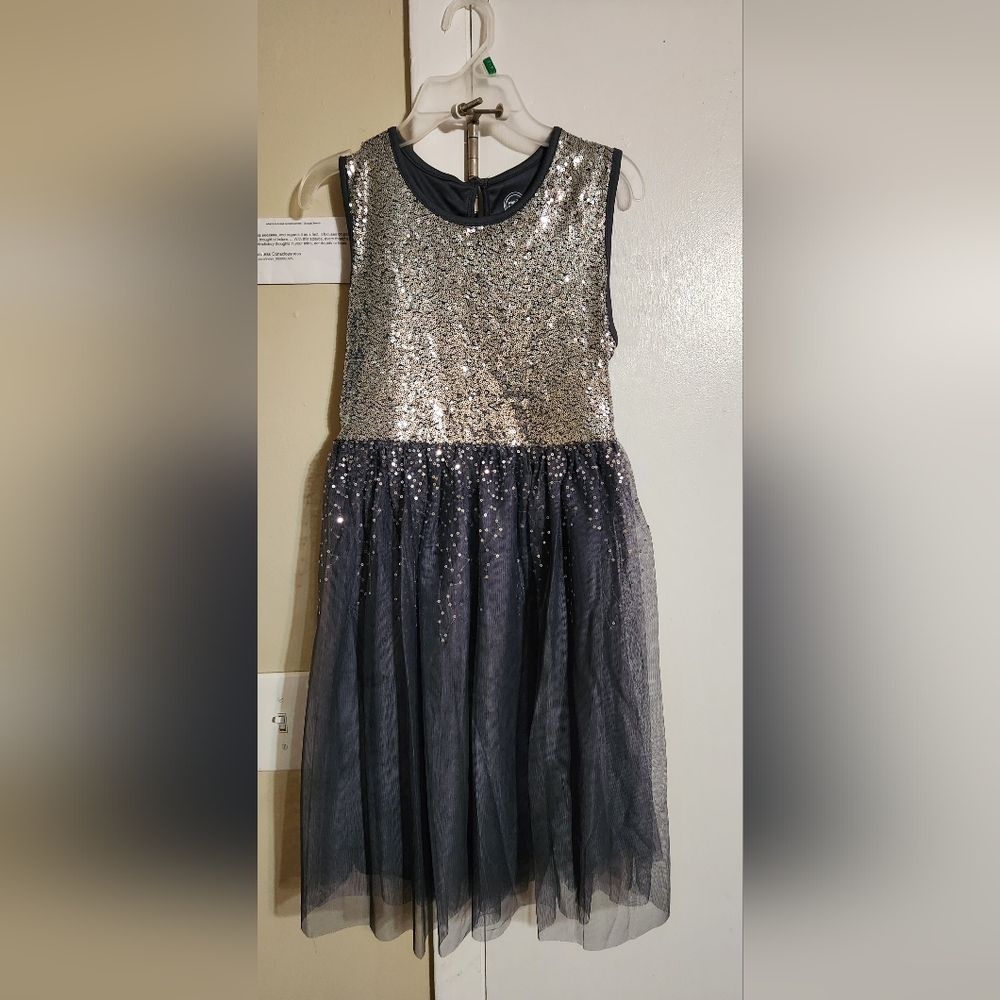 Girls dress